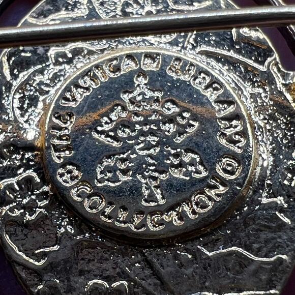 Vintage Vatican Library Mother of Pearl Mary Brooch Baguette Rhinestone Jewelry - Picture 8 of 8